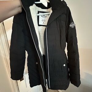 Hollister Women's Black Puffer Coat